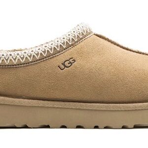Brand NEW! Mustard seed With box UGG Cozy Womens 9  tasman neutral